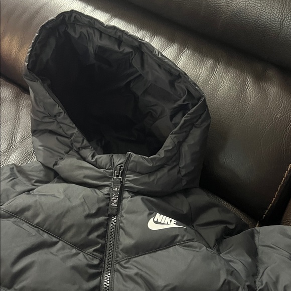 Nike Black Puffer Jacket - Picture 4 of 5
